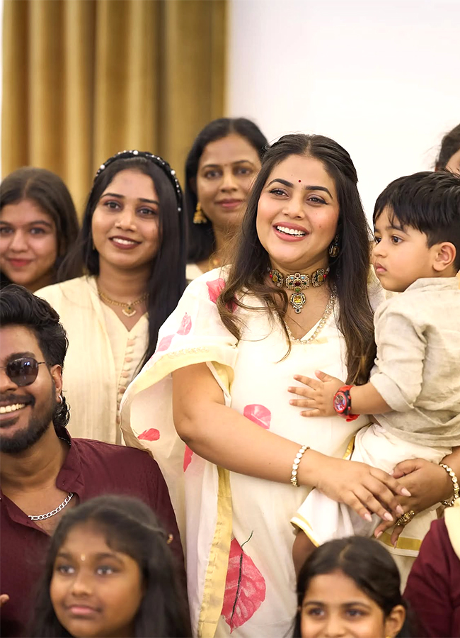 Actress Poorna Onam Celebrations Viral Photos5