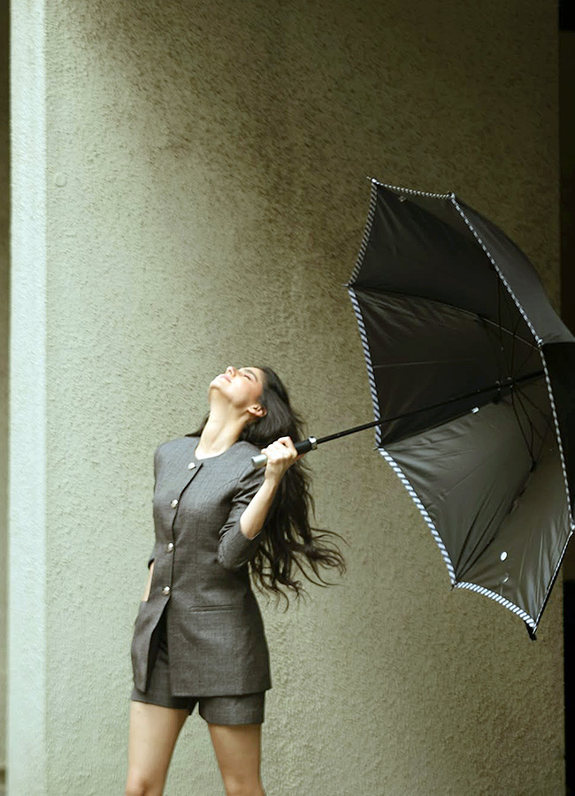 Hey Stranger Anaswara Glamorous Look with an Umbrella Photos8