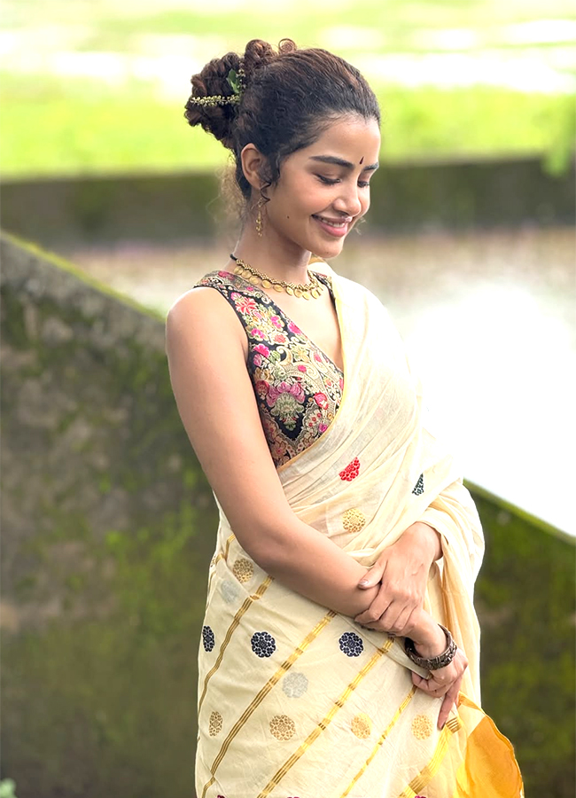 Anupama Parameswaran Onam Celebrations Viral Photos10