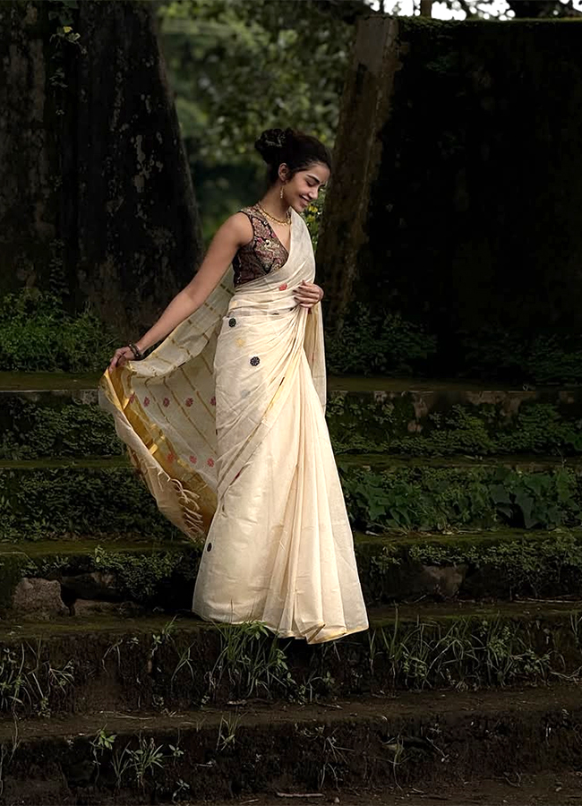 Anupama Parameswaran Onam Celebrations Viral Photos3