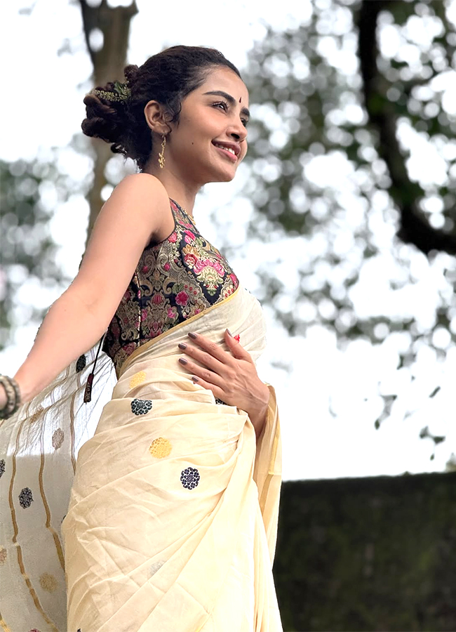 Anupama Parameswaran Onam Celebrations Viral Photos4