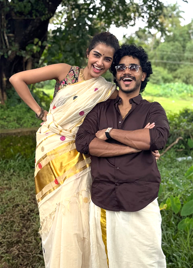 Anupama Parameswaran Onam Celebrations Viral Photos6