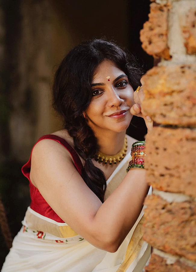 Onam Special Malayalam Beauties Shining Bright Photos10