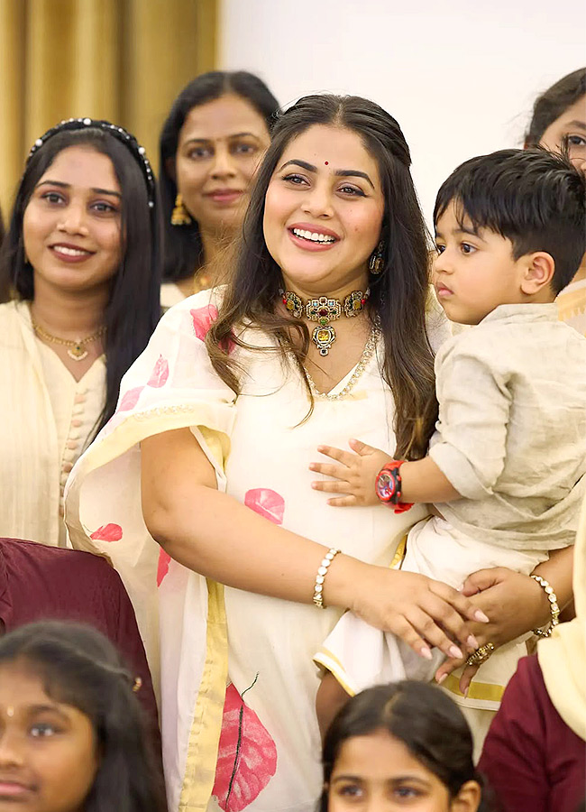 Onam Special Malayalam Beauties Shining Bright Photos12