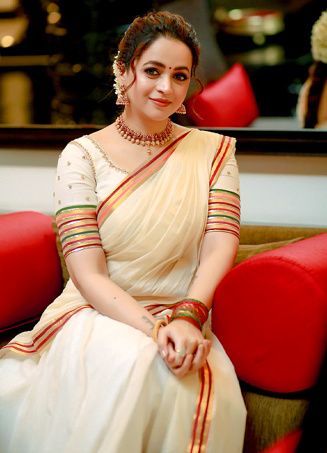 Onam Special Malayalam Beauties Shining Bright Photos18