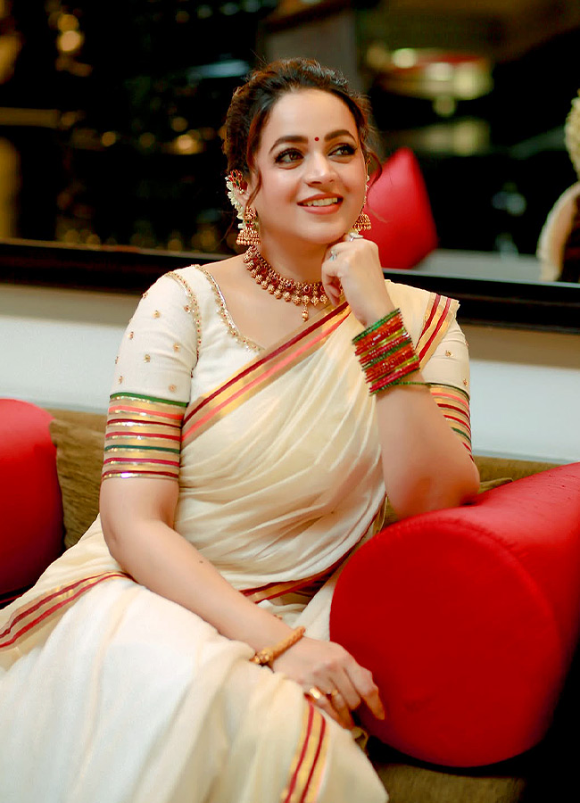 Onam Special Malayalam Beauties Shining Bright Photos19