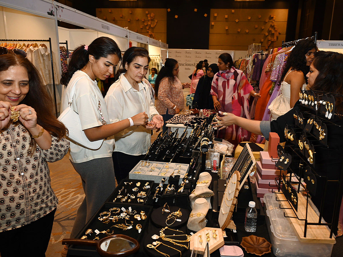 A Luxury Touch to Traditional Artistry Photos2
