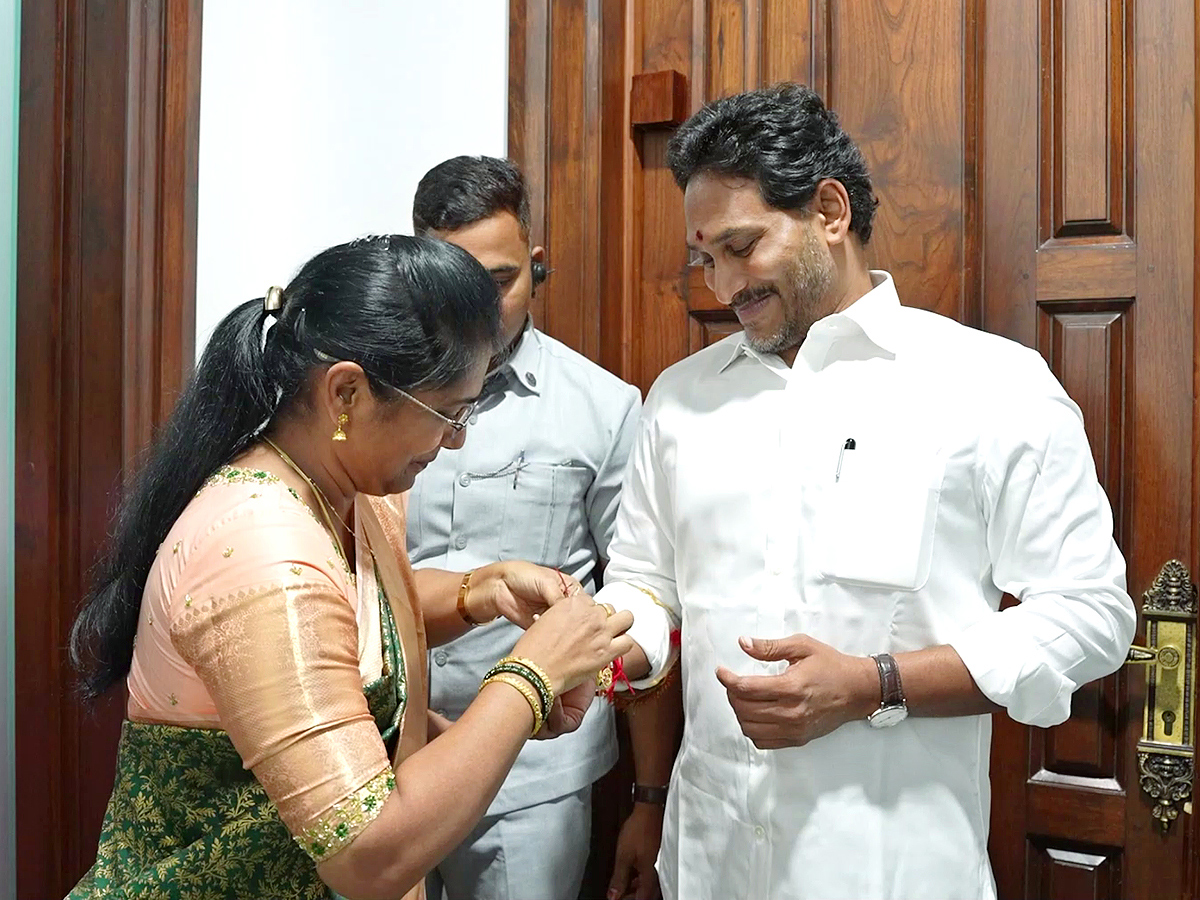 YSRCP Women Leaders Tied Rakhi To YS Jagan At Tadepalli Office Photos17