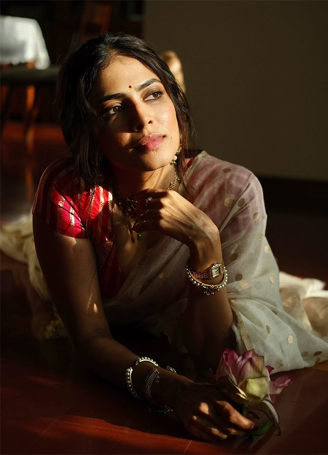 Malavika Mohanan Onam Celebrations 2026 Viral Photos13