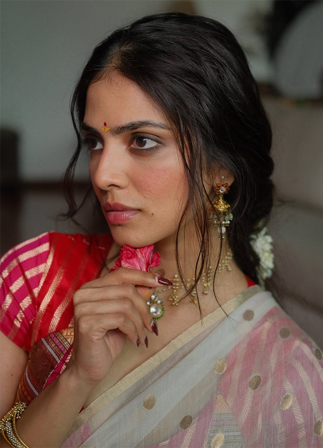 Malavika Mohanan Onam Celebrations 2026 Viral Photos14