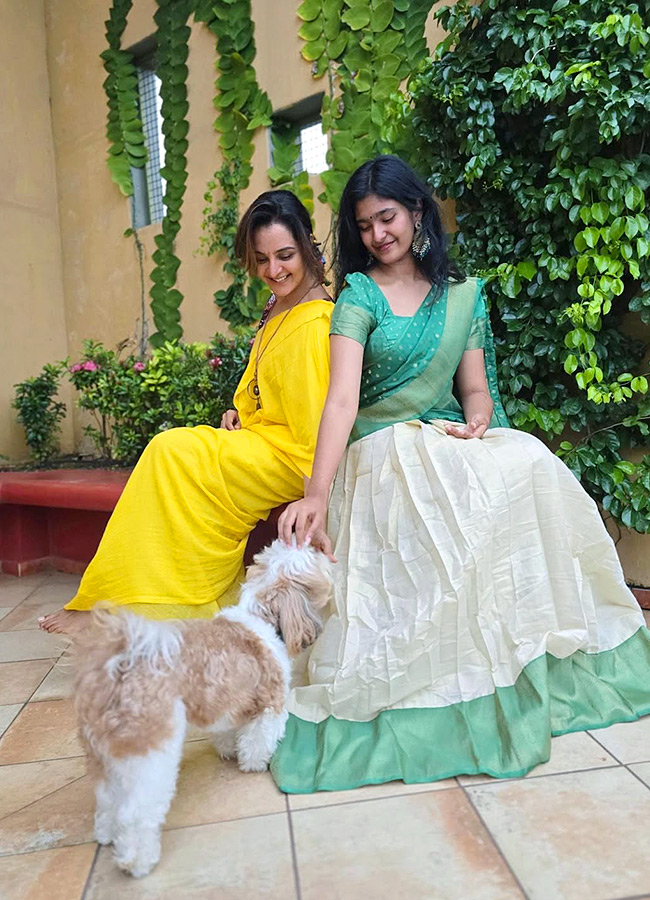 Manju Warrier Stuns in Traditional Attire Photos10