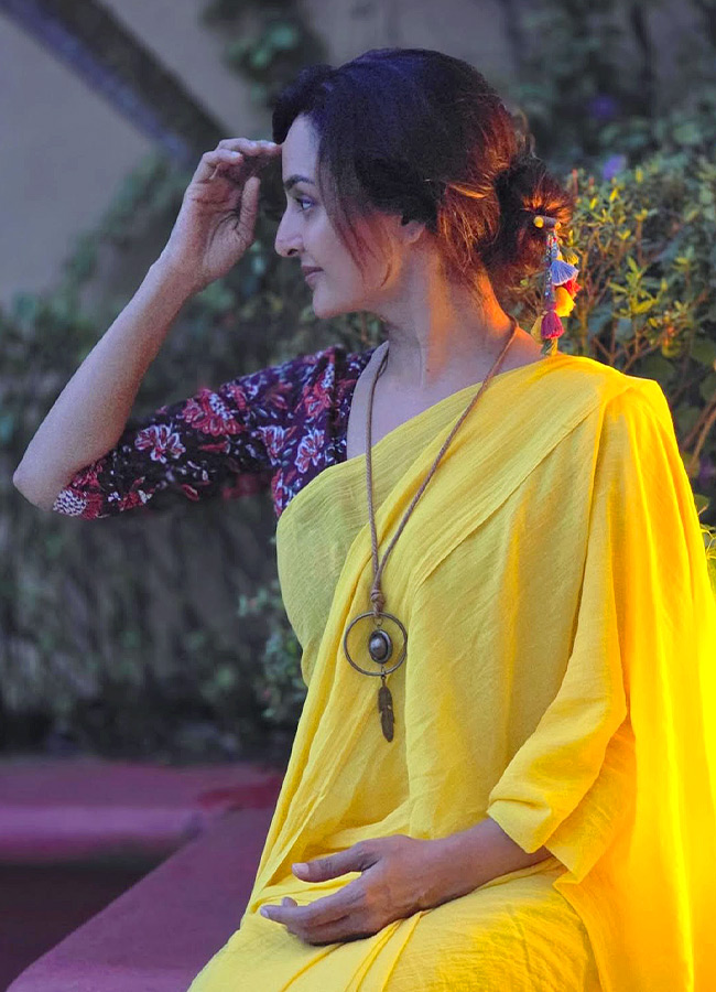 Manju Warrier Stuns in Traditional Attire Photos5