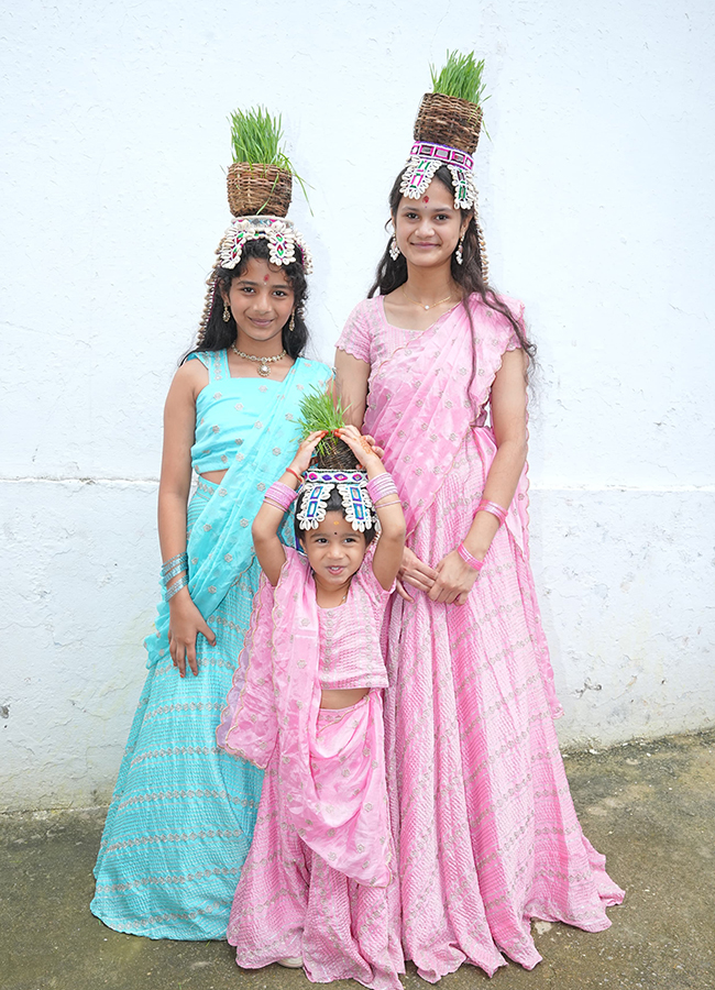 Teej celebrations reach a fever pitch in Ranga Reddy4