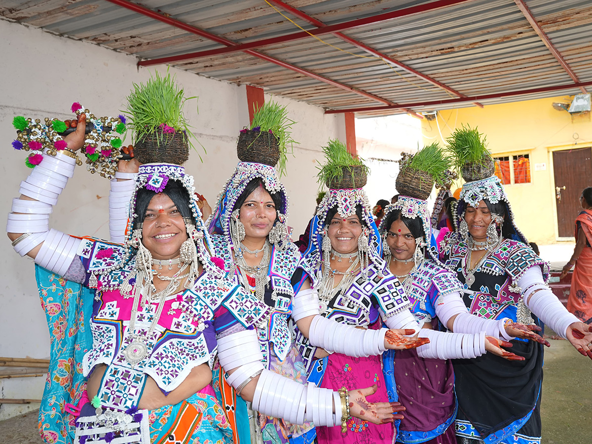 Teej celebrations reach a fever pitch in Ranga Reddy9