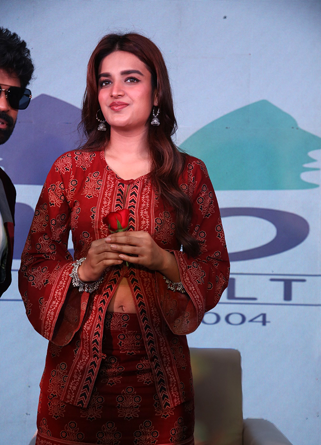 Actress Nidhhi Agerwal at Hyderabad Viral Photos10