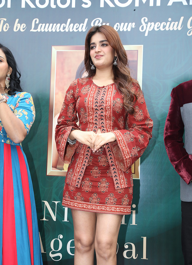 Actress Nidhhi Agerwal at Hyderabad Viral Photos5