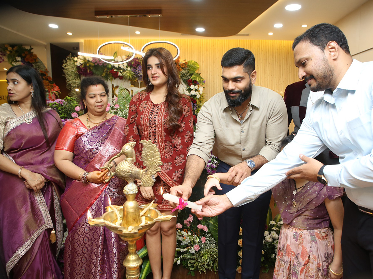 Actress Nidhhi Agerwal at Hyderabad Viral Photos7