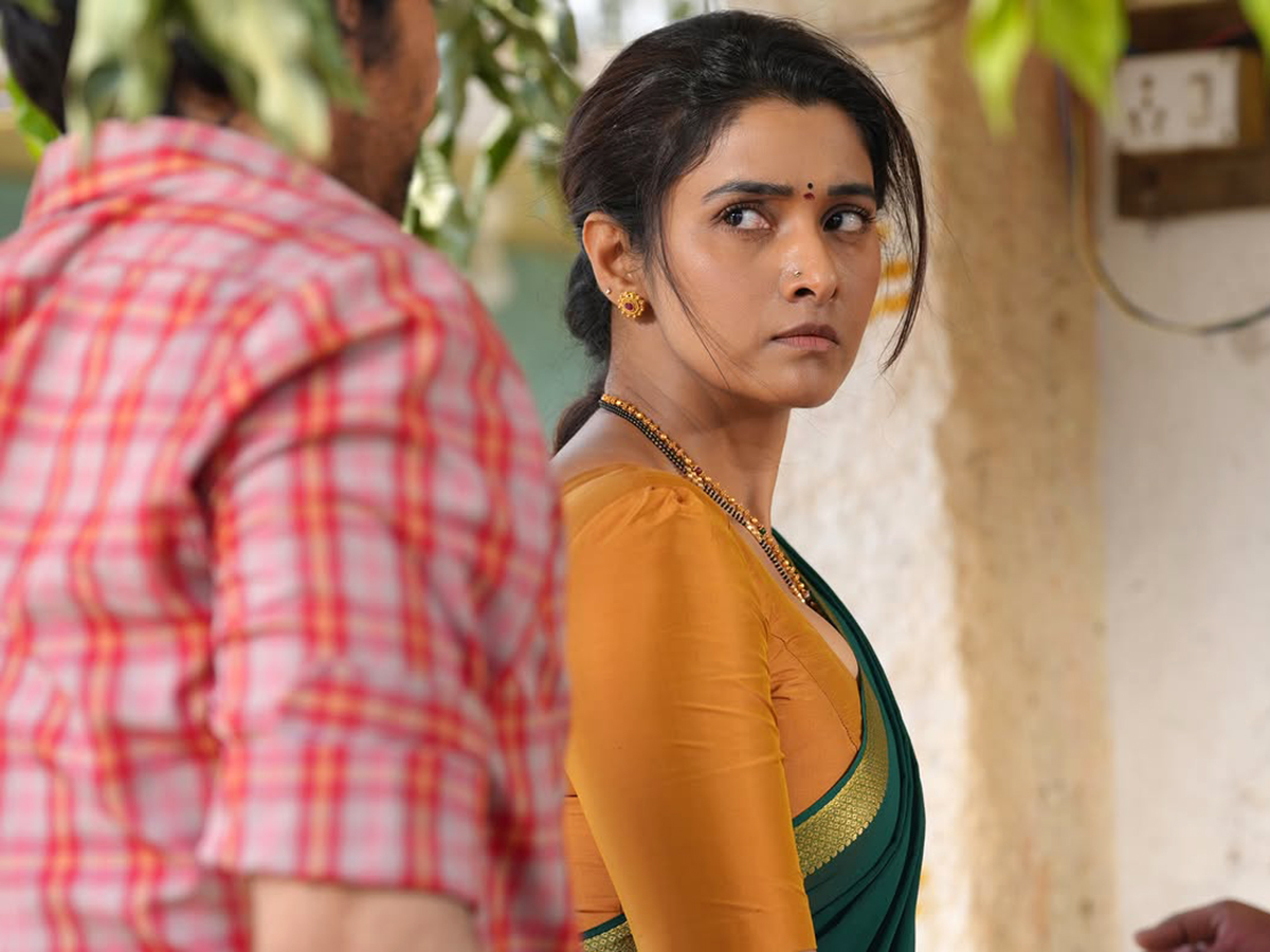 Actress Priya Bhavani Shankar Irumudi Movie Working Stills HD4