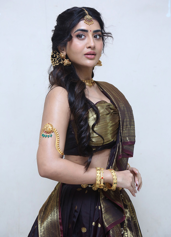Actress Rashi SIngh At Rambha Urvasi Menaka Movie Photos10
