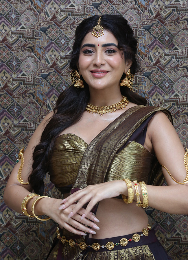 Actress Rashi SIngh At Rambha Urvasi Menaka Movie Photos13