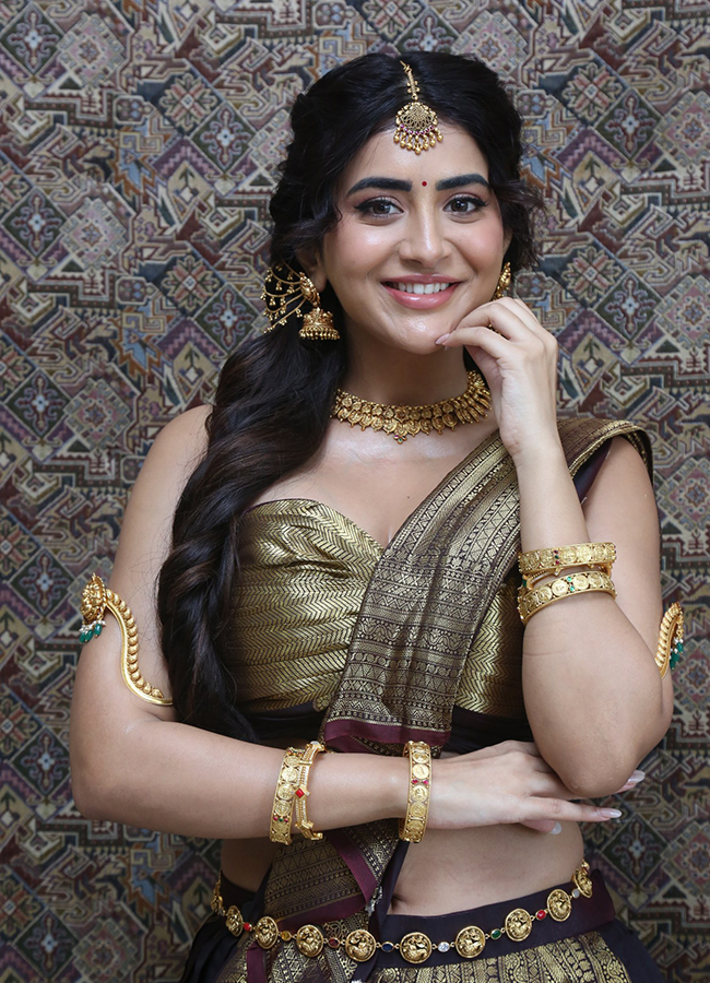 Actress Rashi SIngh At Rambha Urvasi Menaka Movie Photos16