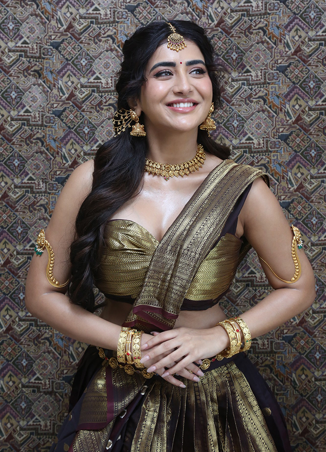Actress Rashi SIngh At Rambha Urvasi Menaka Movie Photos5