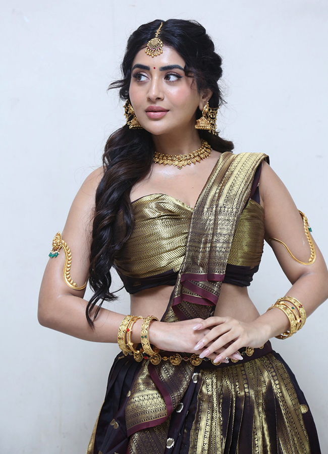 Actress Rashi SIngh At Rambha Urvasi Menaka Movie Photos6
