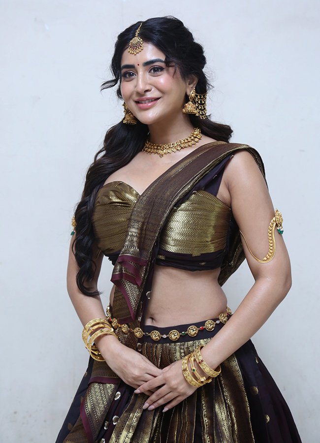 Actress Rashi SIngh At Rambha Urvasi Menaka Movie Photos8