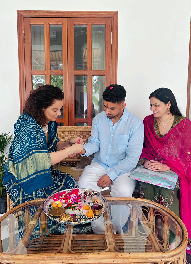 Bollywood Actress Kangana Ranaut Celebrates Raksha Bandhan Photos2