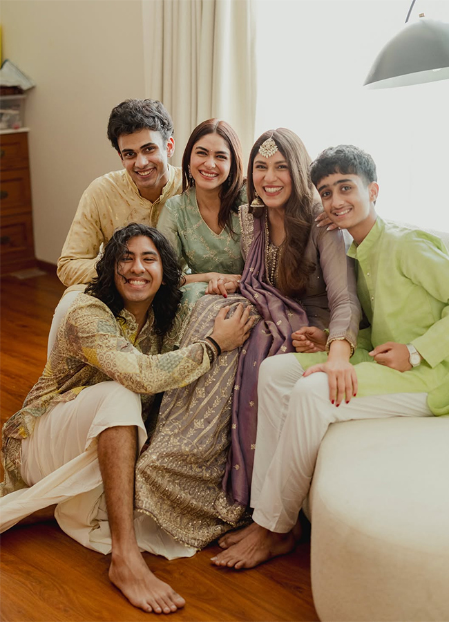 Raksha Bandhan Special: Celebrities Tied Rakhi Photos15