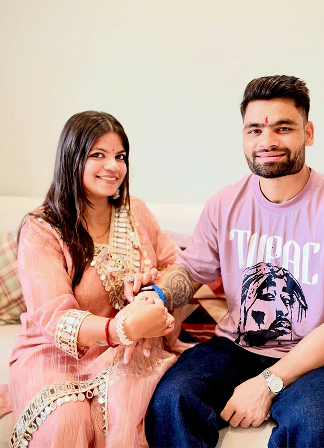 Raksha Bandhan Special: Celebrities Tied Rakhi Photos17