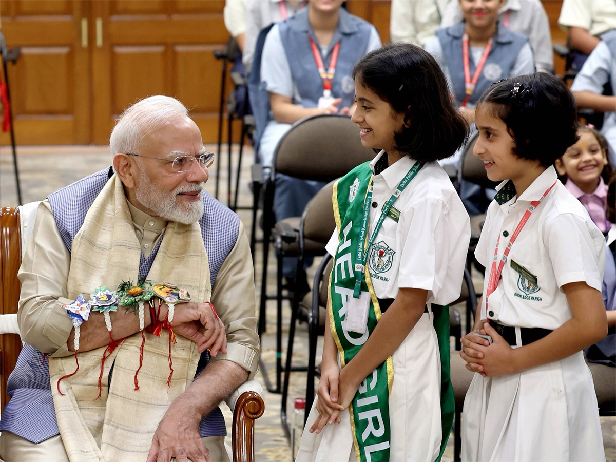 Raksha Bandhan Special: Celebrities Tied Rakhi Photos8