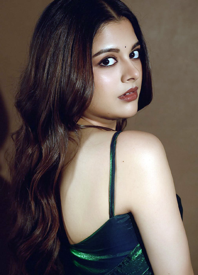 DC Beauty Sanjana Glamorous Pics Photos11