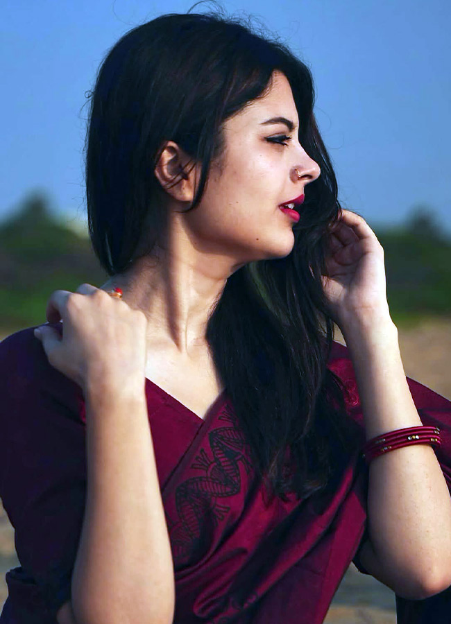 DC Beauty Sanjana Glamorous Pics Photos4