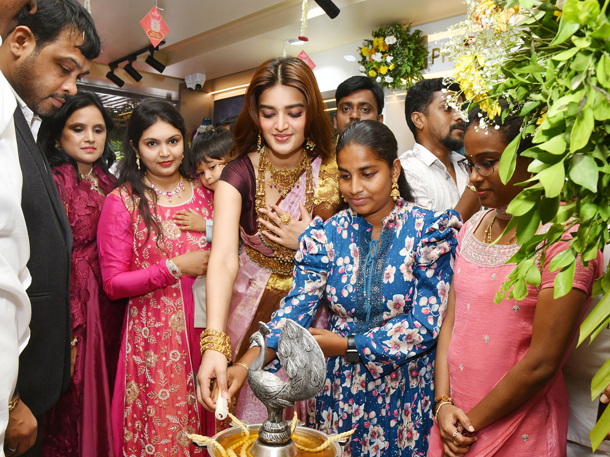 Actress Nidhhi Agerwal at Nellore Viral Photos11