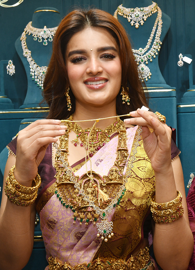 Actress Nidhhi Agerwal at Nellore Viral Photos13
