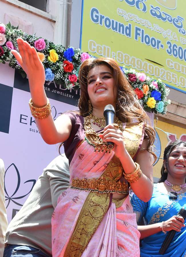 Actress Nidhhi Agerwal at Nellore Viral Photos22