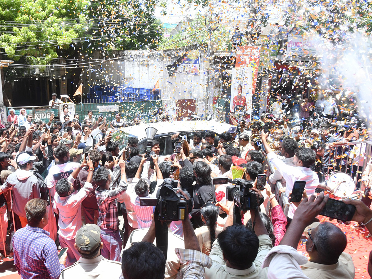 Actress Nidhhi Agerwal at Nellore Viral Photos8