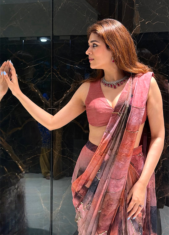 Tollywood Actress Shraddha Das Viral Photos2