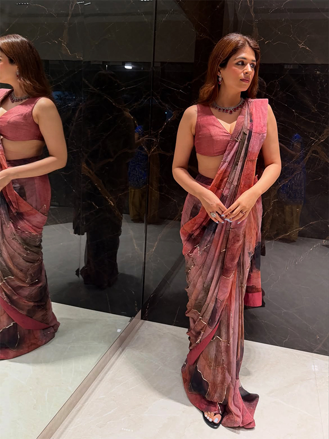 Tollywood Actress Shraddha Das Viral Photos7