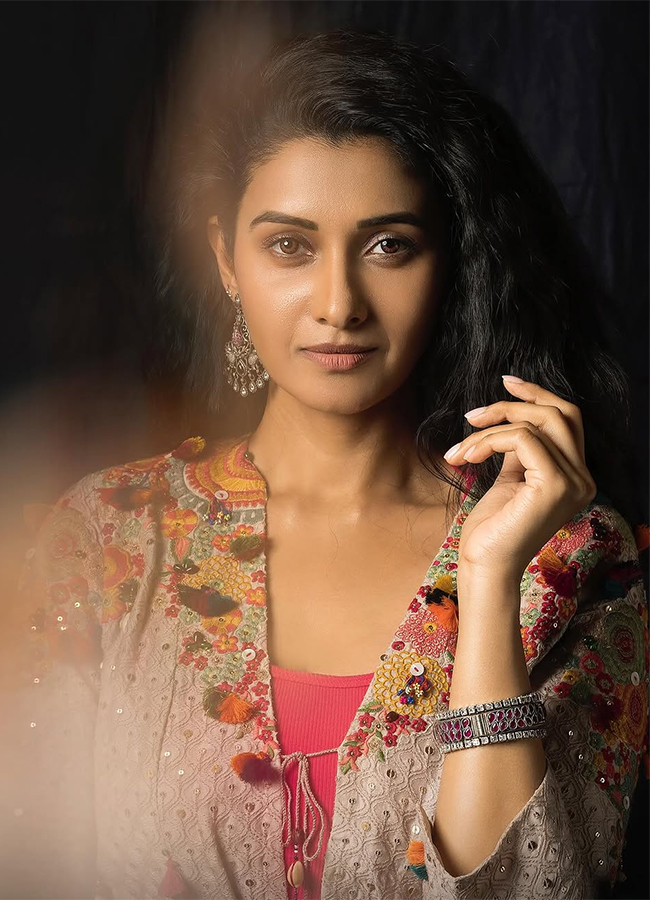 Actress Priya Bhavani Shankar In Irumudi Movie HD Photos15