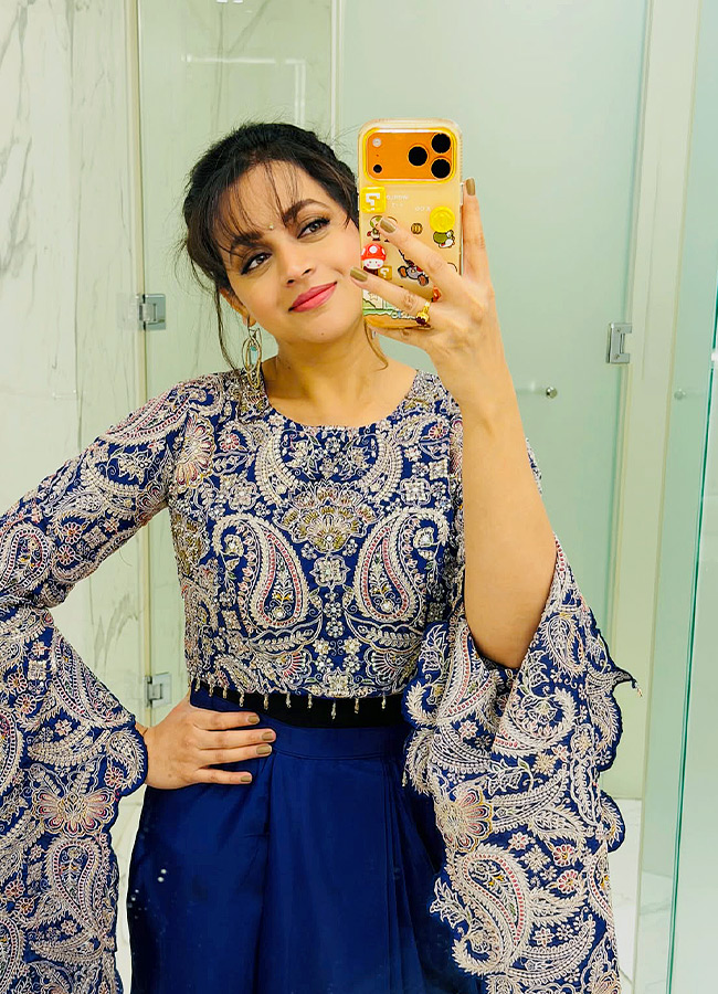 Hard to Believe This Actress Is 40! (Photos)2