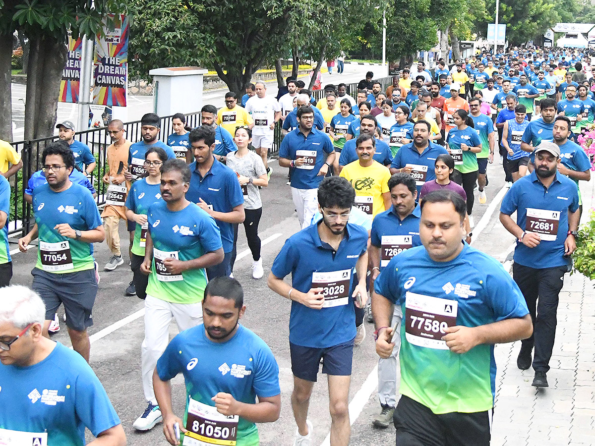 Hyderabad Hosts an Enthusiastic 10K Run Photos11