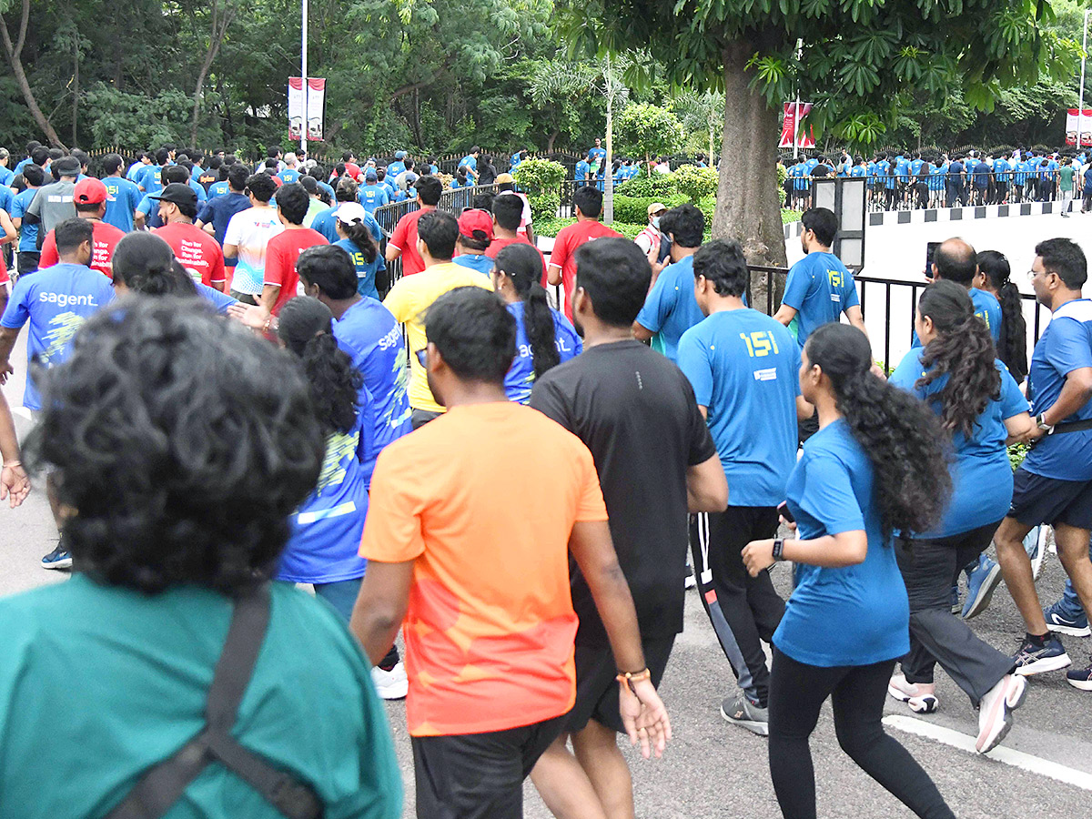 Hyderabad Hosts an Enthusiastic 10K Run Photos15