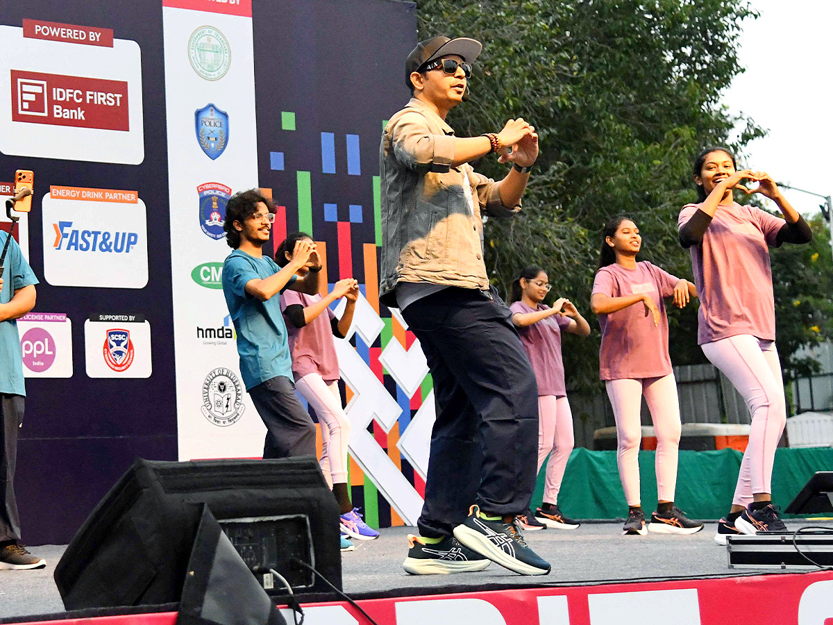 Hyderabad Hosts an Enthusiastic 10K Run Photos7