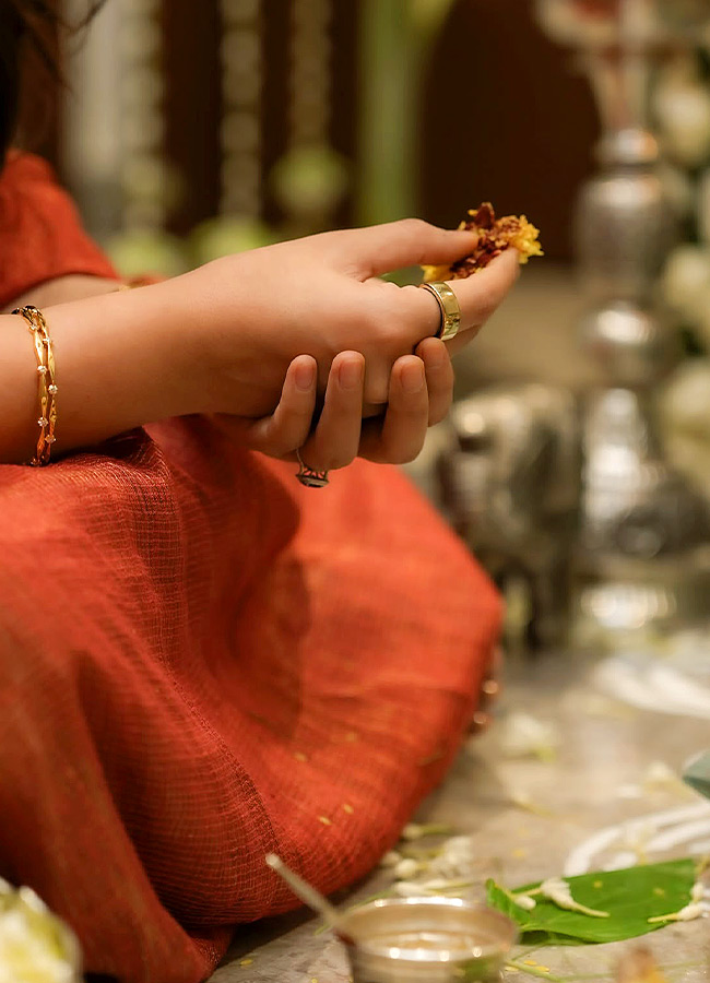 Actress Celebrates Varalakshmi Vratam at Home in Grand Style Photos12