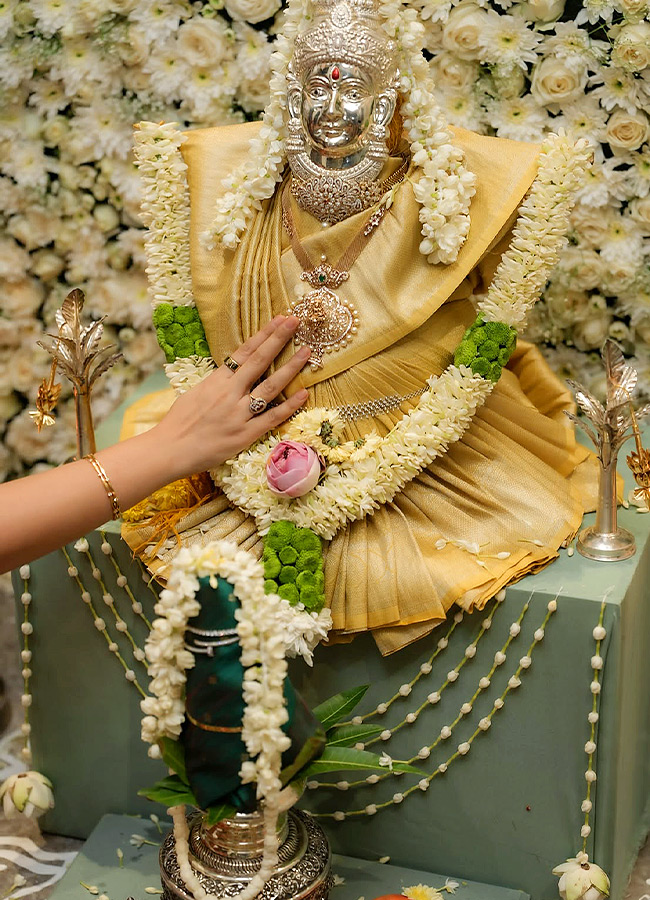 Actress Celebrates Varalakshmi Vratam at Home in Grand Style Photos3