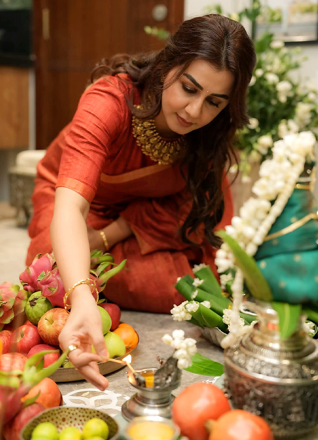 Actress Celebrates Varalakshmi Vratam at Home in Grand Style Photos8