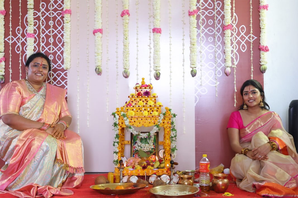 Actress Eesha Rebba New House warming Ceremony Photos Goes Viral6