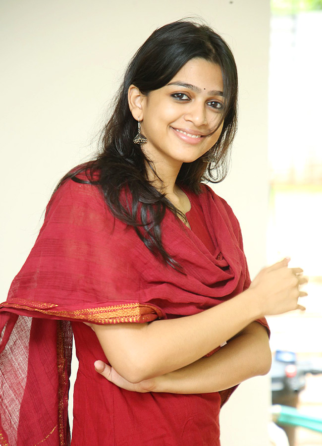 Romanchakam Heroine Ananthika Glamorous Looks Photos14